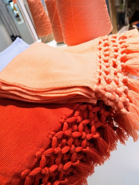 stola con frangia nodi