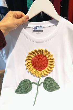 T-shirt ad uncinetto