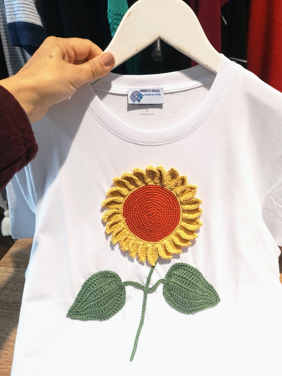 T-shirt ad uncinetto